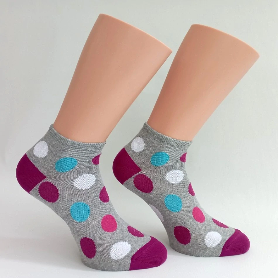 Dámské kotníkové ponožky s puntíky