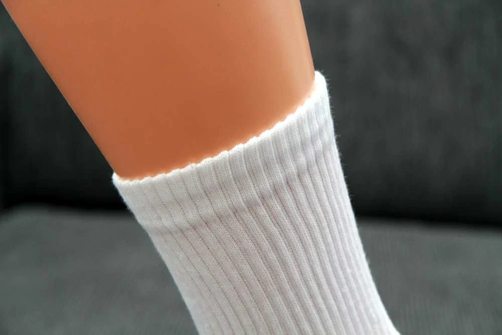 Sportovní bílé polofroté ponožky do tenisek