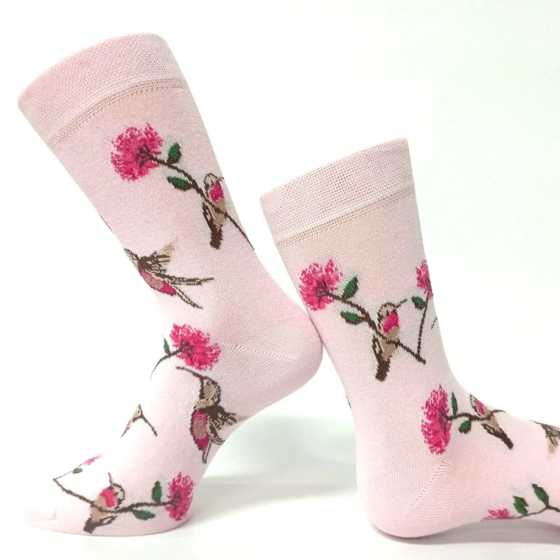 Luxusní dámské ponožky s nádherně vypletenými kolibříky