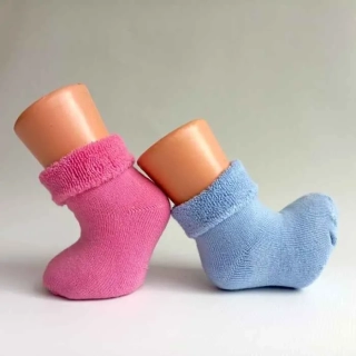 Kojenecké ponožky s peříčkovým lemem